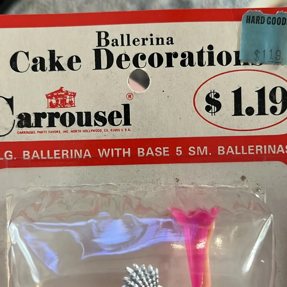 Vintage 1980 Ballerina cake topper NWT, never opened. Has small ballerinas